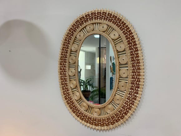 Espejo de mimbre ovalado