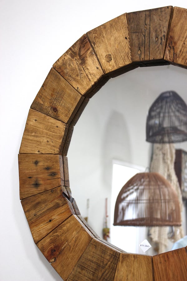 Espejo con marco de madera de pallets - espejo con marco de madera de pallets reciclados.jpg
