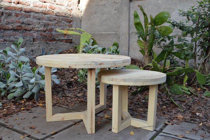 Mesa circular de madera de pallets reciclados - juego de mesas de terraza de madera de palet redondas.jpeg
