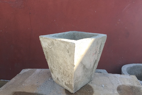 Macetero de concreto cuadrado cónico de 40 x 40 - macetero de concreto cuadrado conico.jpg