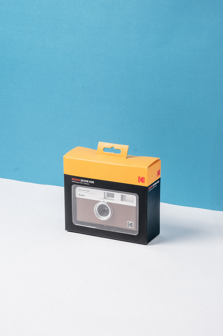 Kodak Ektar H35 Cámara Analógica 35mm Medio Formato Reusable con Flash  Marrón